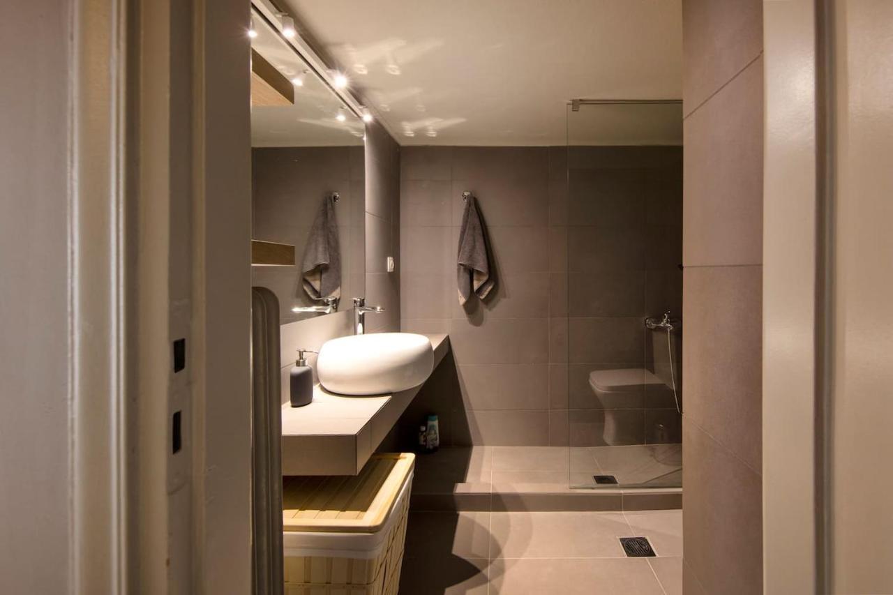 Brand New Modern Apartment With Satellite Tv Athens Exterior photo